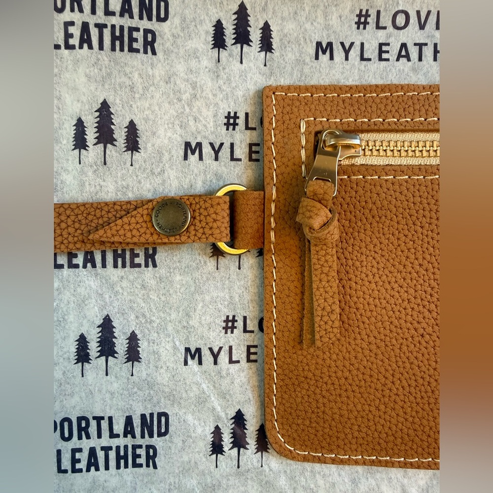 New Portland Leather Goods Adriana Pouch Brown Tan Wildwood Almond Cork - Picture 2 of 6